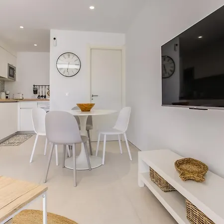 Homu Sama - Muy Cerca De La Playa *